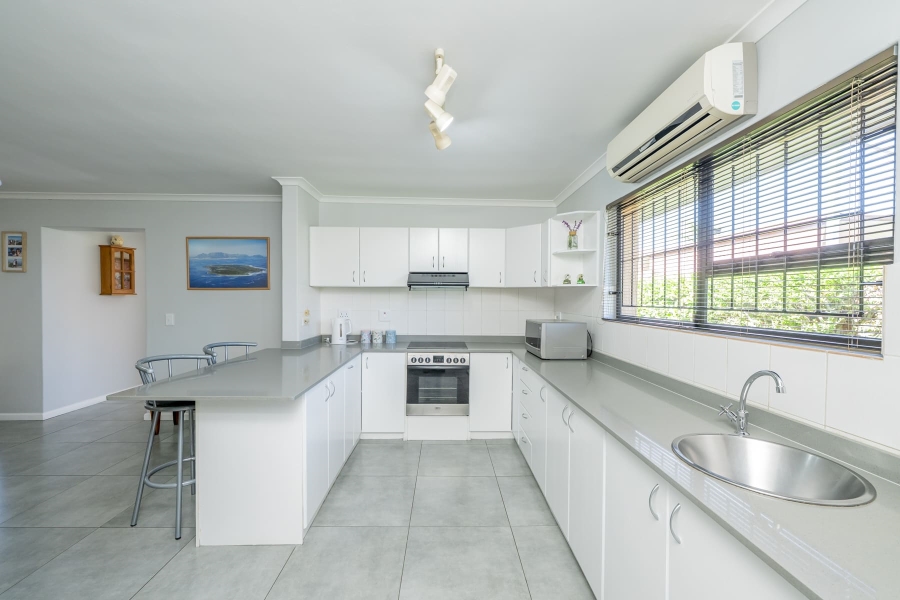 4 Bedroom Property for Sale in Vredekloof Western Cape